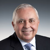 Headshot of Armando Olivera.