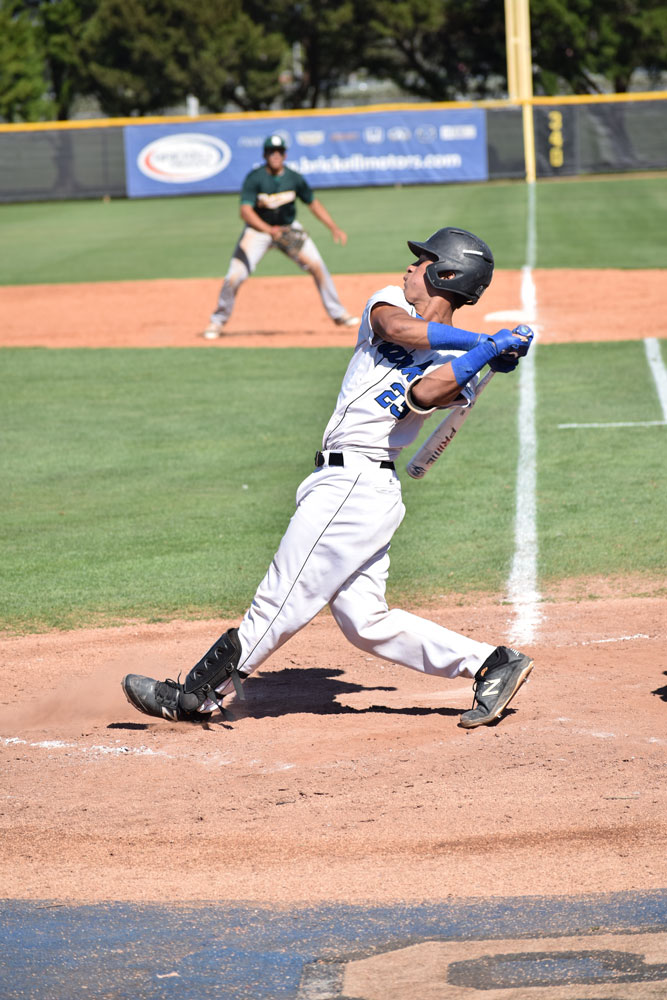 Nico Martinez-Bautista swinging.