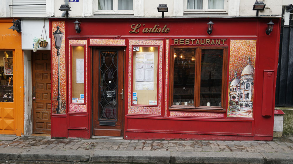 Photo of a French restaurant.